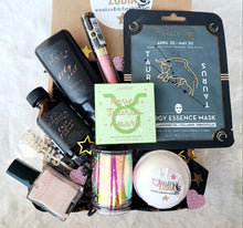 Load image into Gallery viewer, Full Glam Beauty &amp; Make Up Gift Set - Taurus
