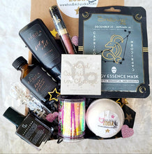 Load image into Gallery viewer, Full Glam Beauty &amp; Make Up Gift Set - Capricorn
